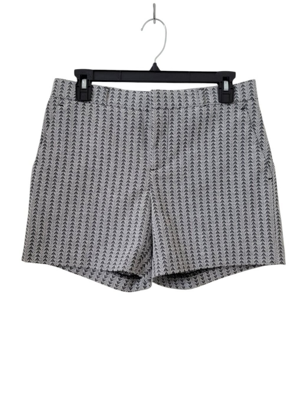 Banana Republic Size 2 Black & White Textured Geometric "Arrow" Pattern Shorts